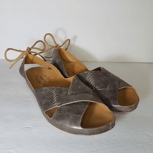 Kork Ease Flats Rebecca Sandals Size 7 Silver Leather Slingback Comfort Shoe Tie